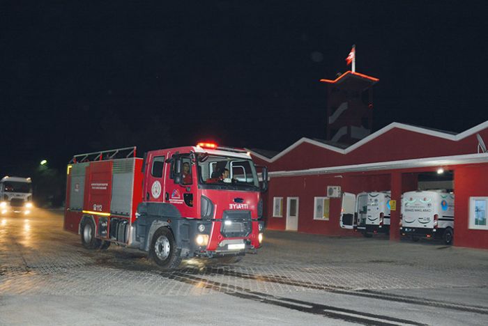 Bykehir ekipleri, Tuncelideki yangna mdahale iin yola kt