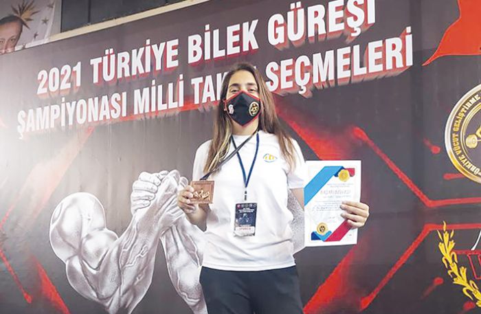 Ergen, Mezitli Belediyesi Spor Kulbnden Milli Takma seildi