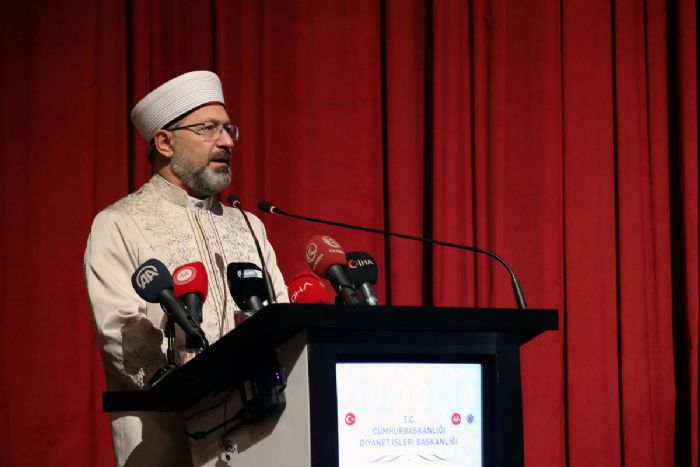 Diyanet leri Bakan Prof. Dr. Ali Erba genlerle bulutu