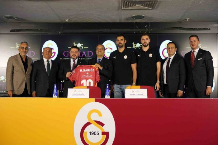 Galatasaray Erkek Voleybol Takmnn srt sponsoru GSYAD oldu