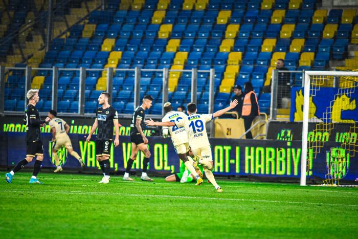 Ankaragc, Alanyaspor karsnda ilk yarda nde