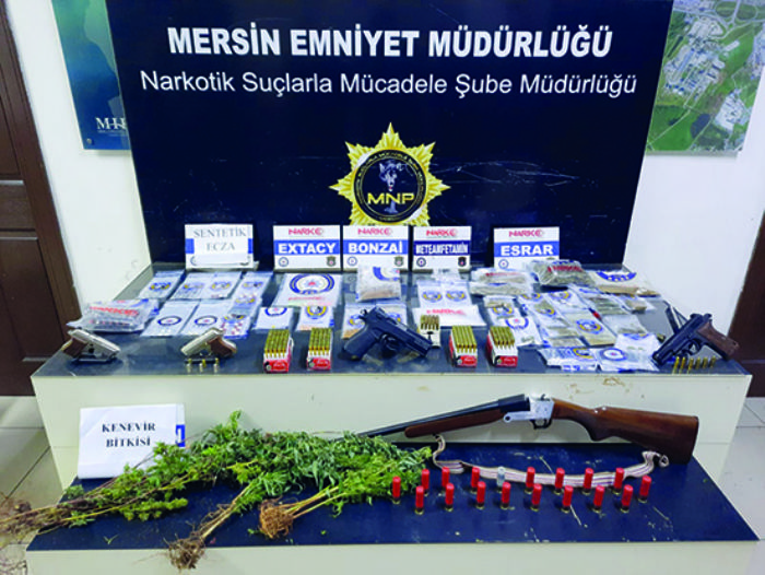 Mersin Emniyetinden uyuturucu satclarna afak operasyonu