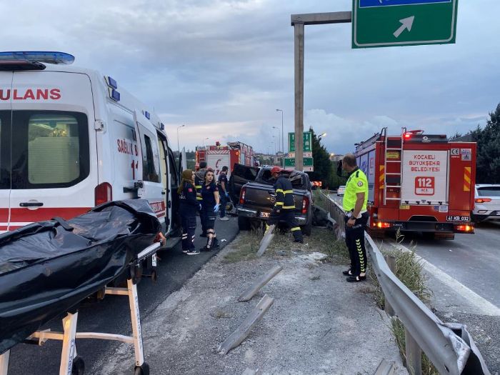 Kocaeli'de feci kaza: Ara bariyere sapland, src hayatn kaybetti