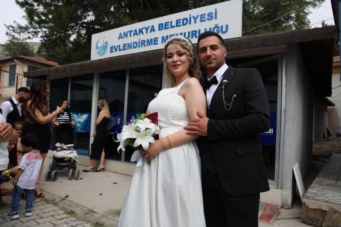 Evlilik kredisine bavurusu onaylanan 141 iftin evlilik tela balad