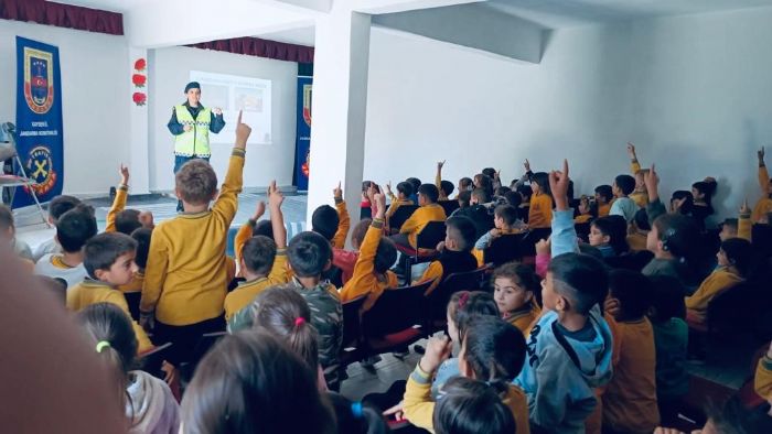 lkokul rencilerine trafik kurallar eitimi verildi