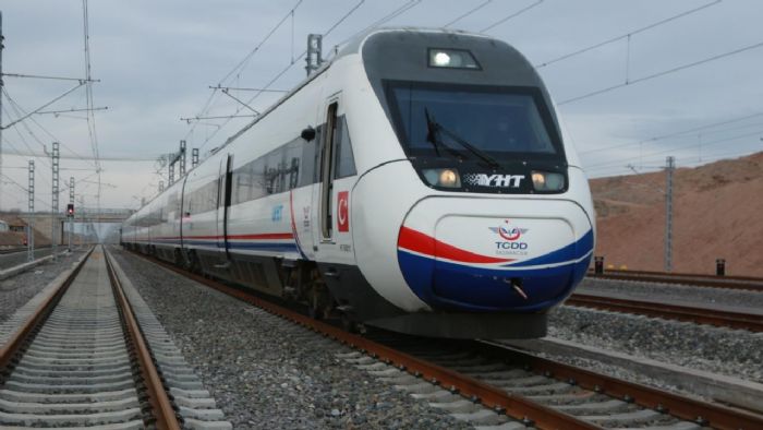 Mersin - Adana Tren Hatt Seyahat Sresi 4 Kat Hzlanyor