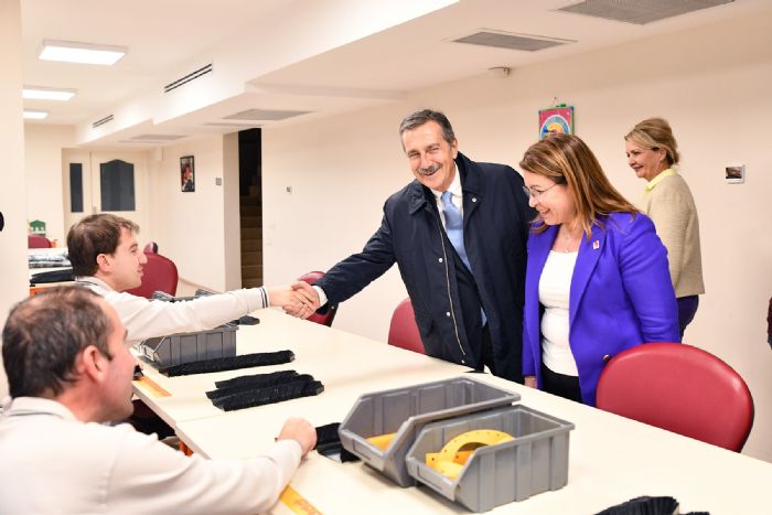 Konuk milletvekilleri proje merkezlerini inceledi   