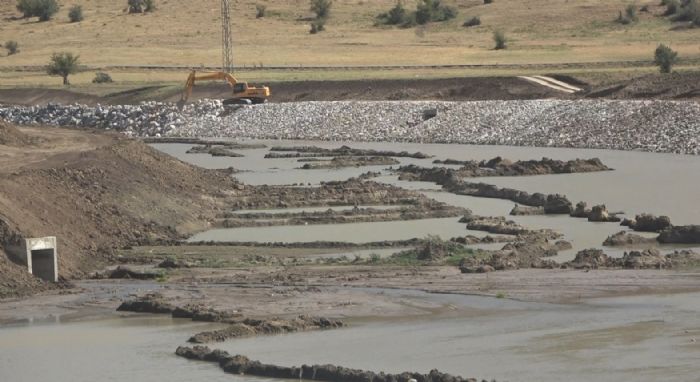 Karasu Nehri slah ediliyor