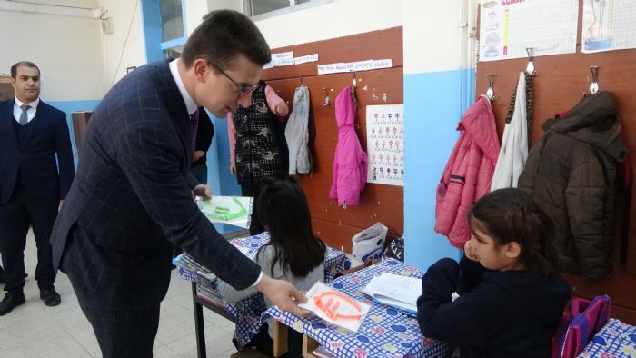 Gen Kaymakam Kaptanolu’ndan rencilere bayram hediyesi