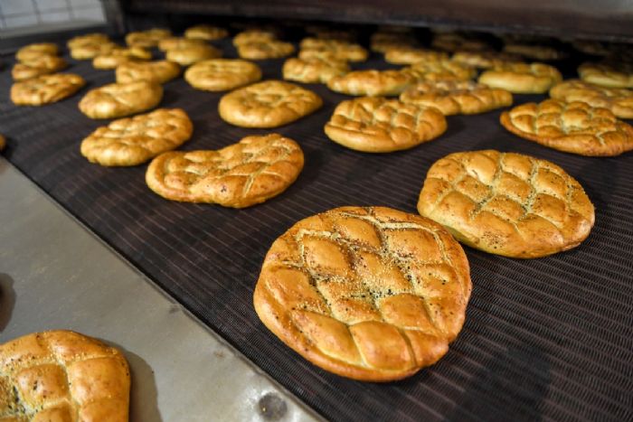 Mersin Bykehir, 300 Gramlk Ramazan Pidelerini 2,5 Liradan Sata Sunuyor