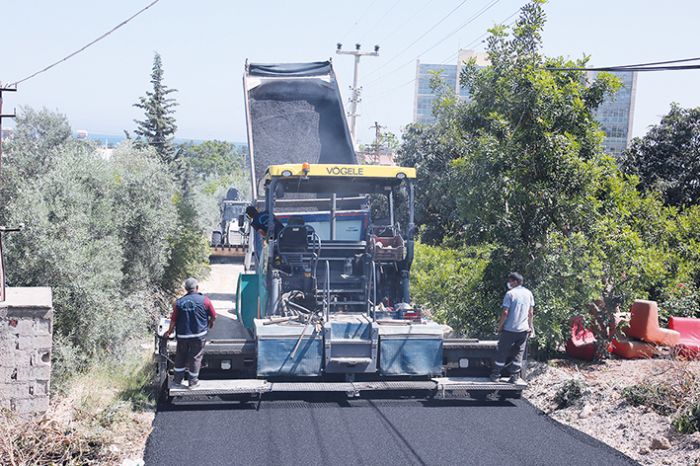 Erdemli Belediyesinden Kargcak Mahallesine scak asfalt almas