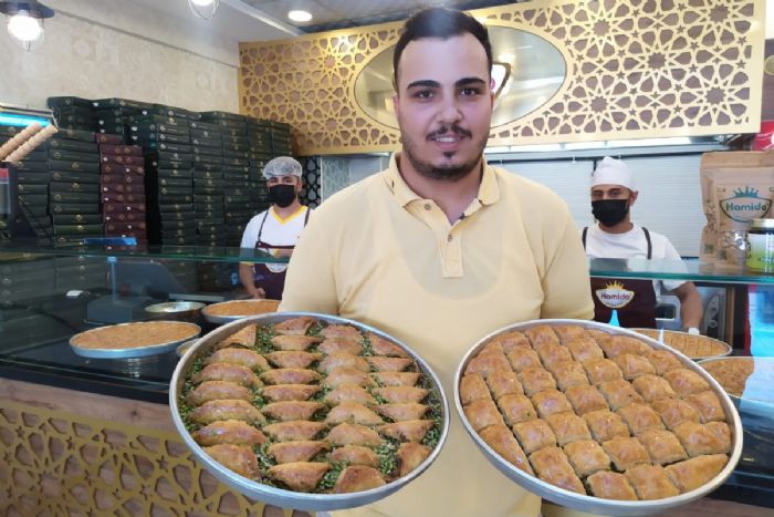 100 fidan ba yapana bir kilo baklava bedava