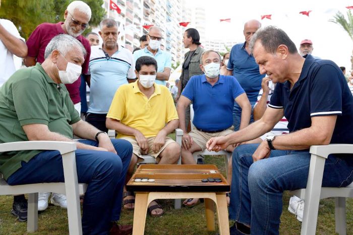 Bakan Seer ve Bakan Karalar Tmkte vatandalarla bulutu