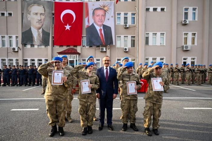 zel gereksinimli genler bir gnlne asker oldu