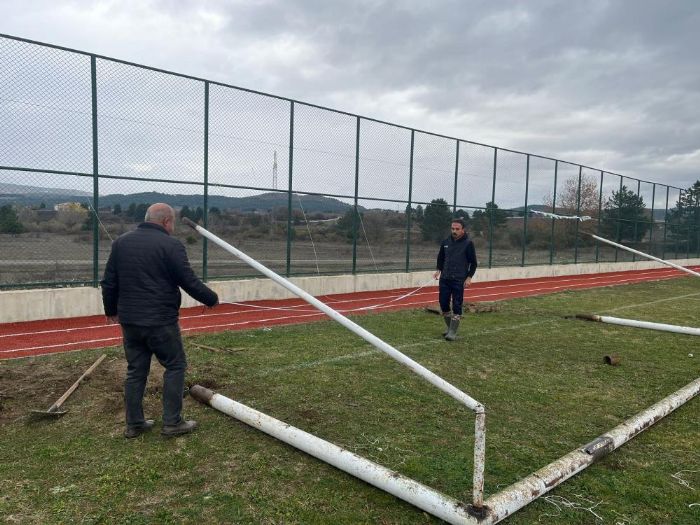 Man iptaline neden olan kale direkleri deitirildi