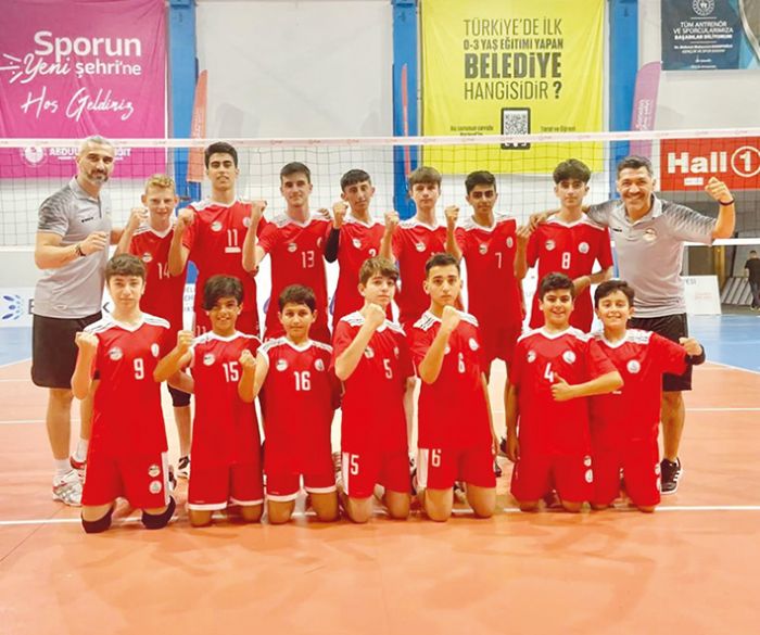 Voleybolcular Mersinden baaryla dnd