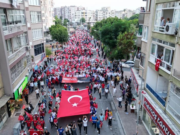 Mersin'de 15 Temmuz anma yry dzenlendi