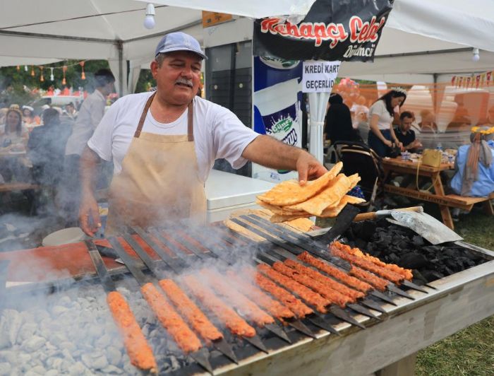 Uluslararas Portakal iei Karnaval'nda 310 ton et tketildi