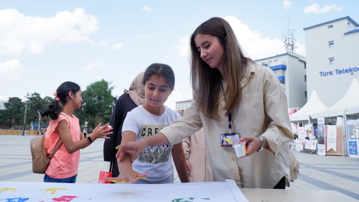 Erzurum'da Halk Sal enlii   