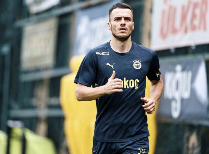 Fenerbahede Kostic ilk antrenmanna kt