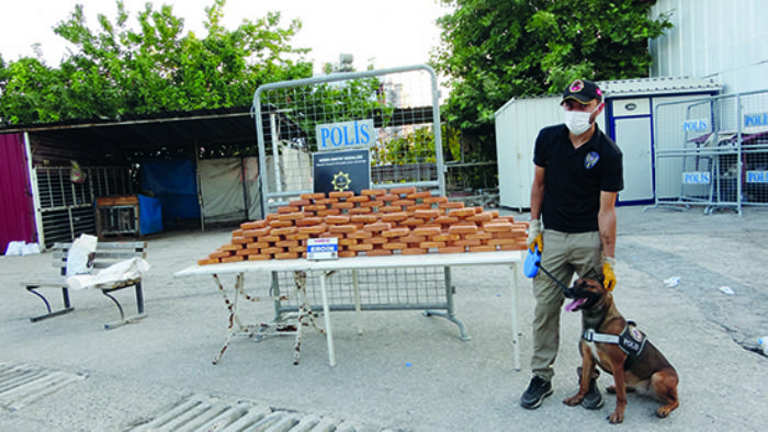 Mersinde bir trda 105 kilo eroin ele geirildi