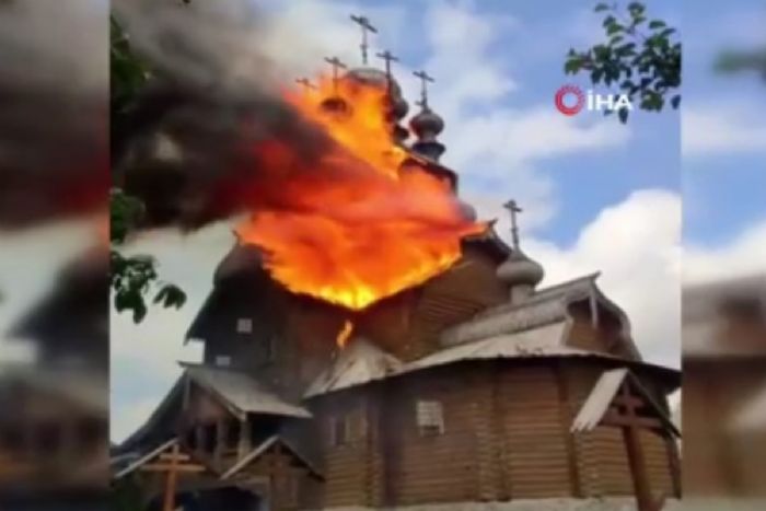 Rusya, Ukrayna’da tarihi manastr bombalad