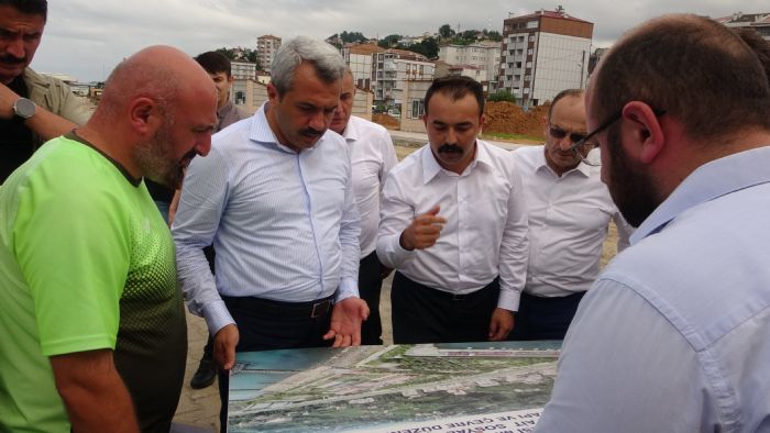 Rize'nin yeni valisi hsan Selim Bayda ayann tozu ile yatrmlar yerinde inceledi   