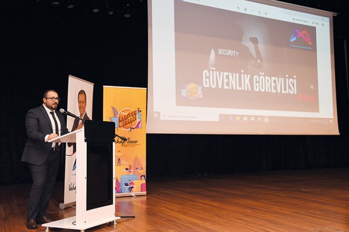 Kariyer Merkezi, i gc piyasasna destek sunmay srdryor