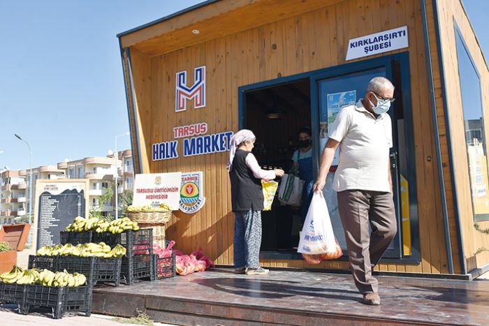 Tarsus Belediyesi, vatandalara cretsiz muz datt