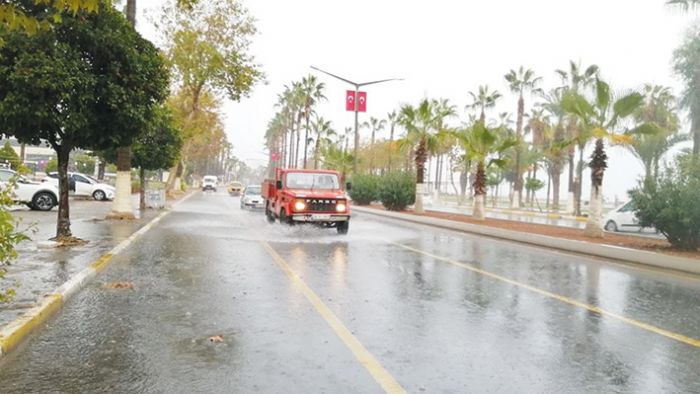 Mersin’de saanak ya etkili oldu