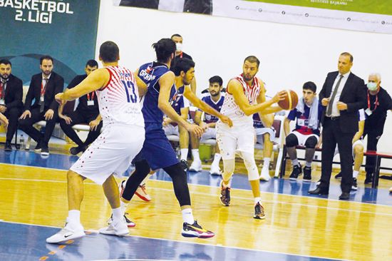 Bykehir Erkek Basketbol takm, stanbul ekibini 63-57 yendi