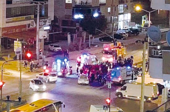 zel harekat arac kaza yapt; 4’ polis 6 kii yaraland