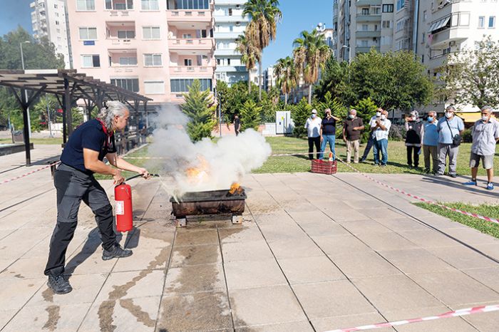 Emekli Evi yelerine tatbikatl yangn sndrme eitimi yapld