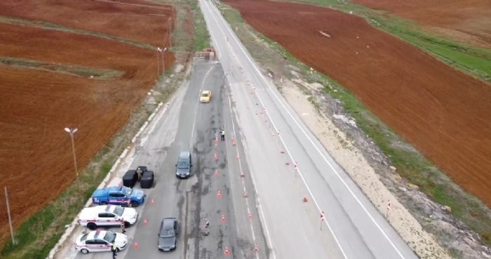 Trafik ekiplerinden dronlu denetim