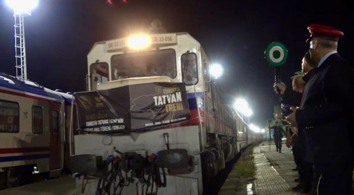 Turistik Tatvan Treni ikinci seferinde Tatvan'a ulat