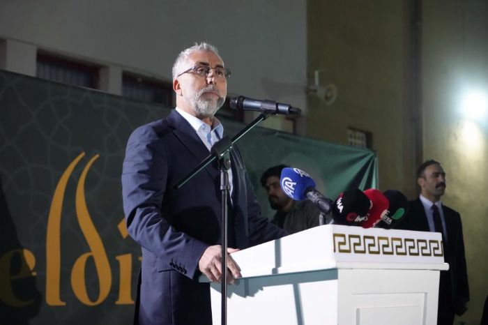 Bakan Ikhan ve AK Parti'li Elita, Nidelilerle iftarda bir araya geldi