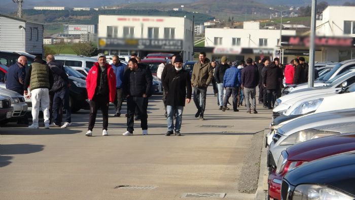 Yeni yl ncesi oto pazarnda hareketlilik  