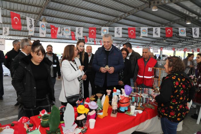 Mezitli stiklal Mahallesinde Kadn retici Pazar ald