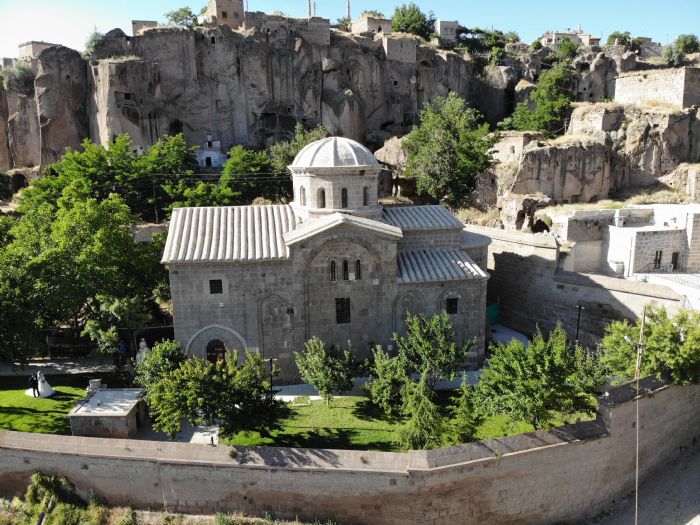 17 asrlk Kilise Camii ihtiamyla turistleri cezbediyor