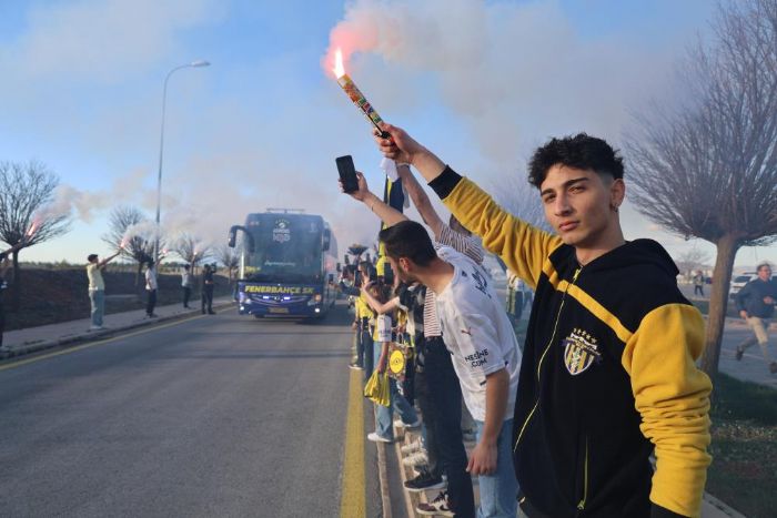  Fenerbaheye cokulu karlama