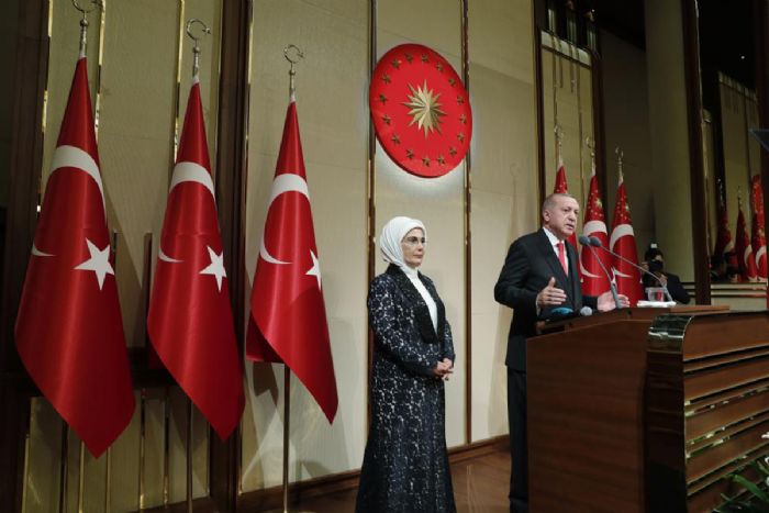 Cumhurbakan Erdoan ve ei Emine Erdoan koronavirse yakaland