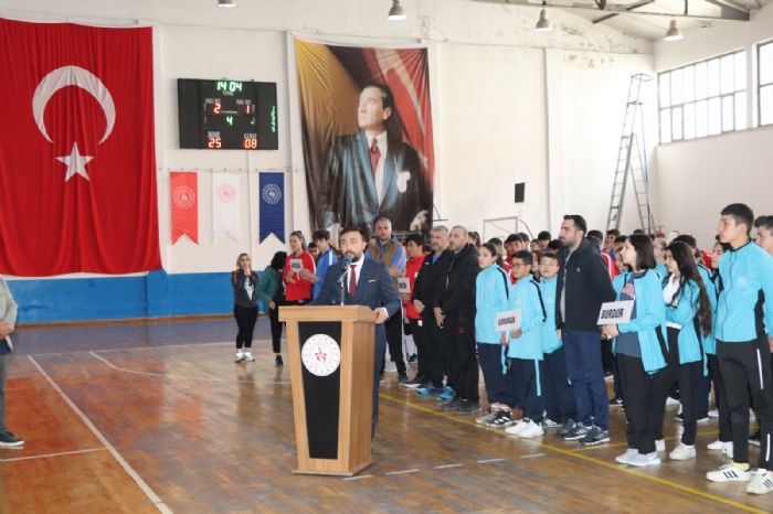 Anadolu Yldzlar Ligi Voleybol Grup Msabakalar Silifkede balad   