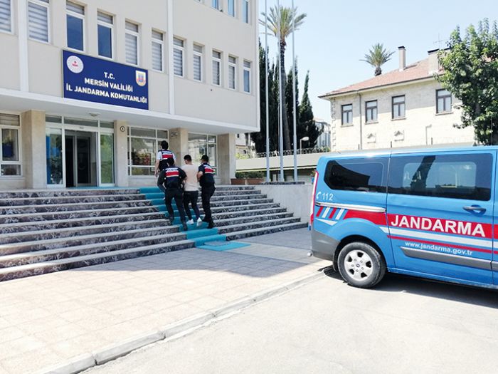 Mersin’de DEA yesi 1 kii tutukland