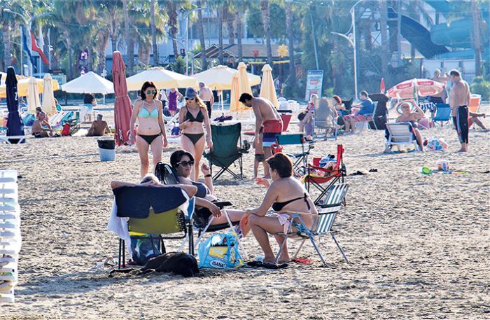 Birok ilde havalar sourken, Mersin’de deniz keyfi devam ediyor