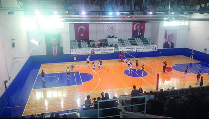 Tarsus voleybolda kaybetti