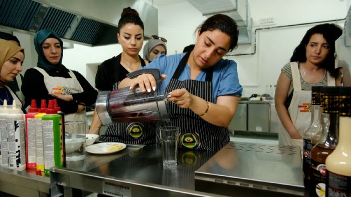 Gastro novasyon Merkezinde barista eitimleri balad   