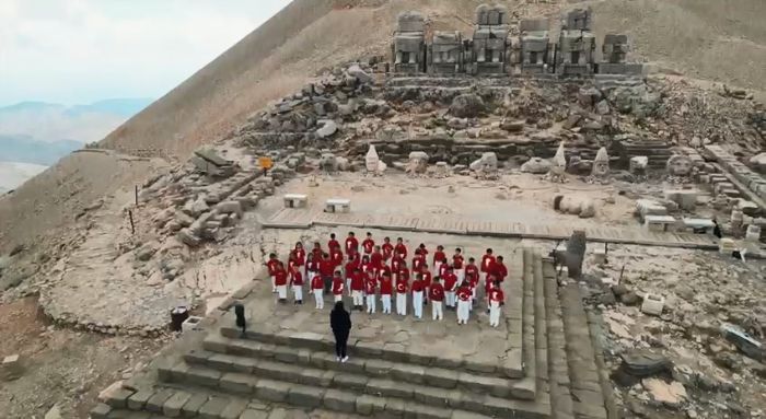 100. Yl Mar, Nemrut Danda seslendirildi