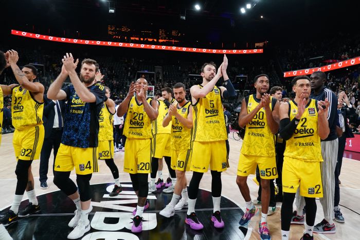 Fenerbahe Beko, Paris Basket'i malup etti