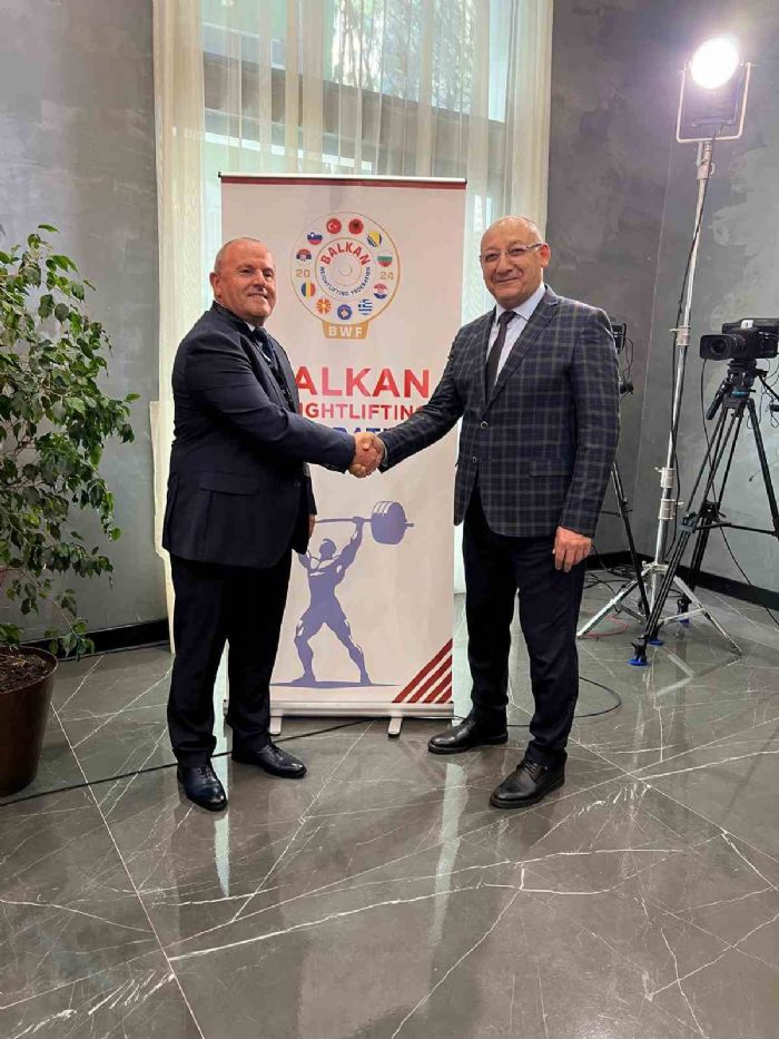 Talat nl, Balkan Halter Federasyonunda Asbakan oldu