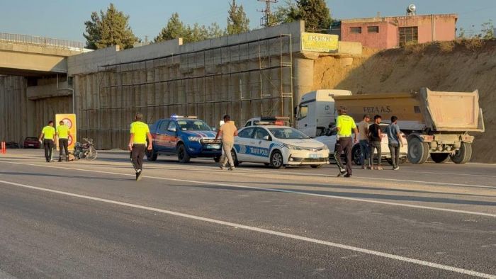 Kiliste motosiklet ile hafriyat kamyonu arpt